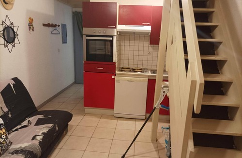 Port Leucate Apartment | Apartment 6 beds, 1 bedroom, mezzanine, pets allowed, quiet residence