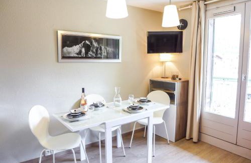 Chamonix City Centre Apartment | Apartment Blanc Neige by Interhome