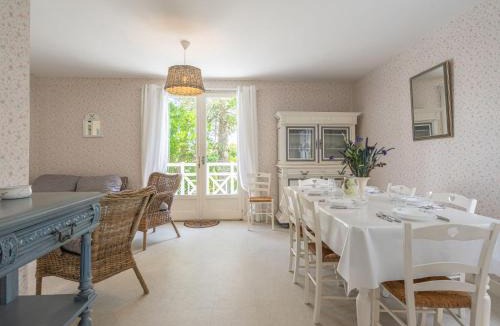 Vaux-sur-Mer Apartment | Apartment Domaine des Fées by Interhome
