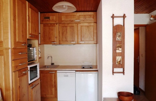 Meribel Apartment | Apartment for 4 with balcony, near slopes and shops in Méribel