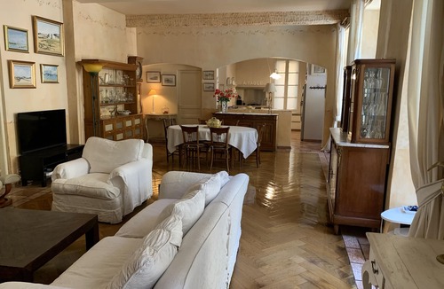 Cite Apartment | Apartment for 6/8 people in a 17th century private mansion with swimming pool