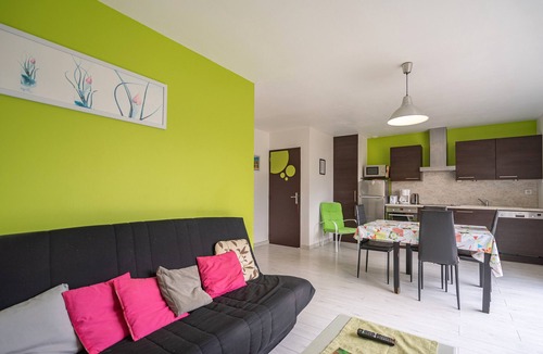 Saint-Simon-de-Bordes Apartment | Apartment 'Le Clos Du Champ De L'Amour - La Tremblade' with Pool and Air Conditioning