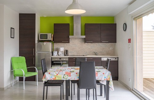 Saint-Simon-de-Bordes Apartment | Apartment 'Le Clos Du Champ De L'Amour - La Tremblade' with Pool and Air Conditioning