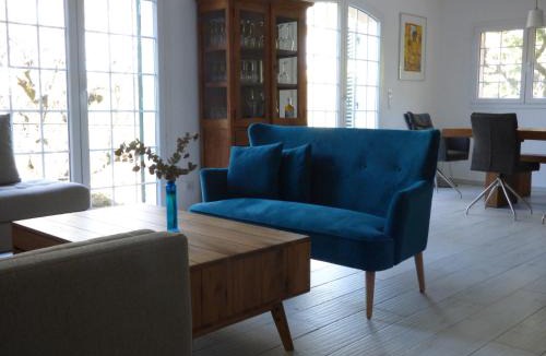 Chateauneuf-Grasse Apartment | Apartment Fragonard with heated pool and large private terrace