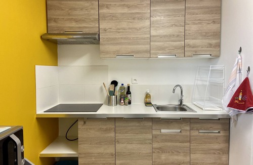 13th Arrondissement Apartment | Apartment in a villa with swimming pool in the hills above Marseille