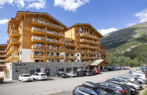 Les Boisses Apartment | Apartment in Tignes with Ski-In/Ski-Out Access