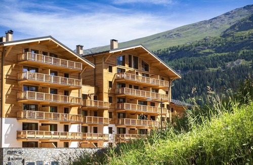 Les Boisses Apartment | Apartment in Tignes with Spa and Pool