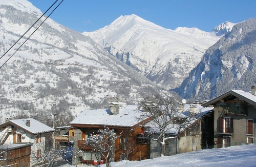 Bourg-Saint-Maurice House | Apartment Les Soldanelles Chalet Darentasia