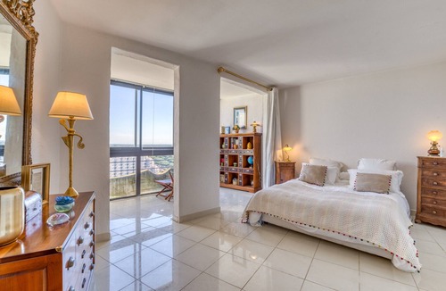 La Petite Motte Apartment | Apartment “Le Panoramique at the Grande Pyramide”: Sea View, Private Terrace, Wi-Fi