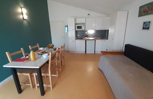 Getigne Apartment | Apartment "Meunerie", balcony & garden access on the river near Clisson