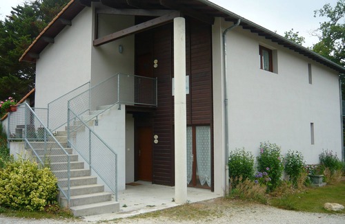 Getigne Apartment | Apartment "Meunerie", balcony & garden access on the river near Clisson