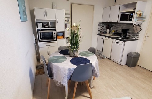 Cabourg Apartment | APARTMENT WITH GARDEN, WIFI, 50 M FROM THE SEA AND THALASSOTHERAPIE