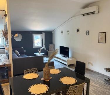 Aigues-Vives Apartment | Appart Cosy avec clim 80m2