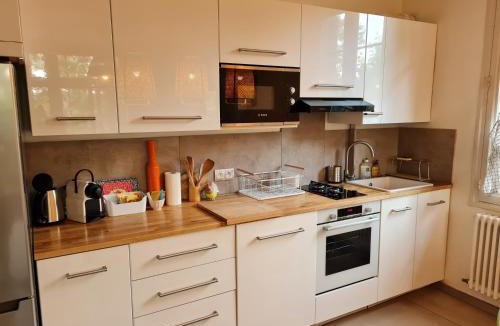 Villeneuve-les-Avignon Apartment | Appart Villa Magnolia Villeneuve les Avignon - Provence