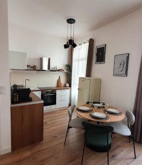 Quartier de France Apartment | Appartement au calme T3 RDC - Quartier de France
