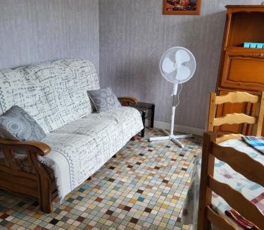 Rosiers-d'Egletons Apartment | Appartement avec jardin privé