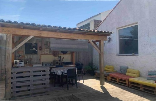 Saintes Apartment | Appartement Centre Ville Avec Piscine et Jacuzzi