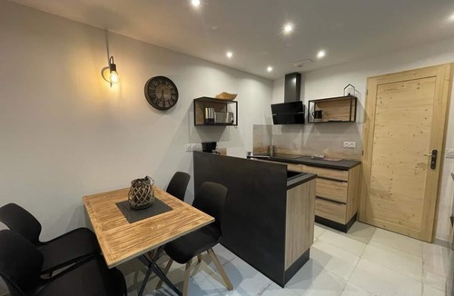 Les Varcins Apartment | Appartement Chic Le Marmotton - Chalet Neuf - 4pers - Les 3 Vallées - Lit Cabane