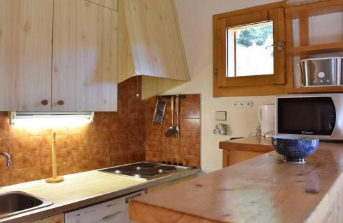 Meribel Apartment | Appartement cosy 2P à Méribel, 5 pers, proche pistes et commerces, parking inclus - FR-1-180-92