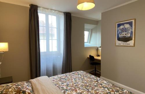 Vieux Vichy Apartment | Appartement cosy au cœur de Vichy, proche thermes et commerces, tout inclus, idéal 2 pers. + options - FR-1-489-364