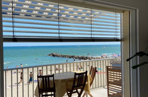 Palavas-les-Flots Apartment | Appartement Luxe, 1ère Ligne sur la Plage, T3, Climatisé, Terrasse,plancha,wifi