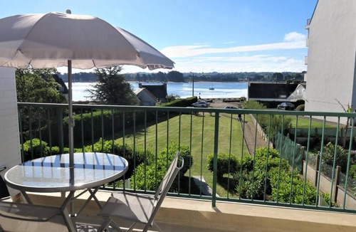 Tregastel Apartment | Appartement rénové avec terrasse à 200m des plages à Trégastel - FR-1-368-122