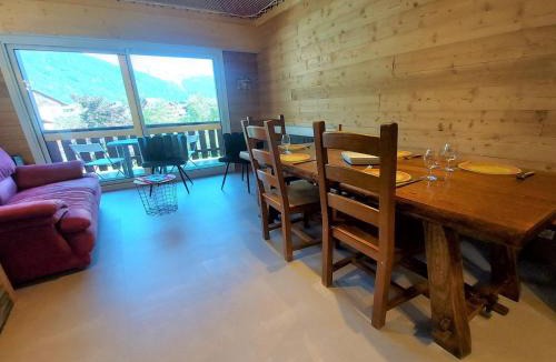 Samoens Apartment | Appartement rénové avec mezzanine et balcon au cœur de Samoëns, idéal pour famille nombreuse - FR-1-624-69