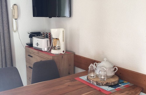 Bergers Apartment | Appt summer/winter foot of Alpe d'Huez balcony pool sauna covered parking
