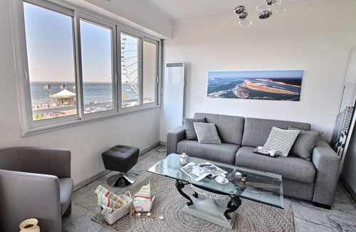 Arcachon Apartment | Arcachon center, renovated T3 with secure parking, direct beach access