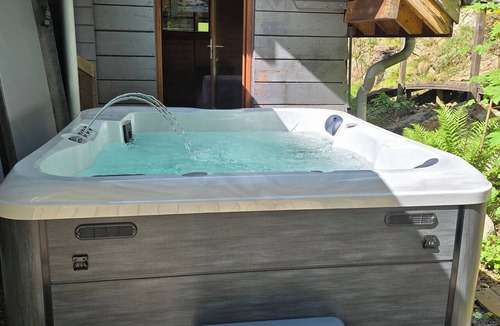 Kruth Ski Chalet | Architect-designed chalet with spa and panoramic views 3 bedrooms, children's area