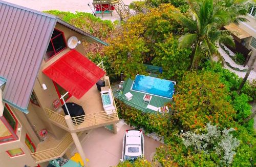 Stuart Villa | Art on the Beach