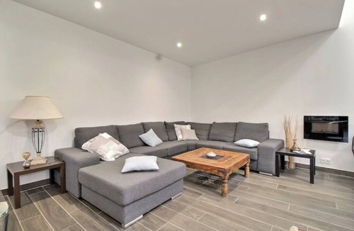 Les Cinq Avenues House | Atypical house in Marseille, ideal for groups of friends or large families.
