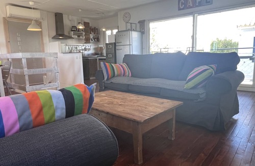 Gruissan Plage Ski Chalet | Authentic and cosy chalet in Gruissan Plage with the Mediterranean 300 m away