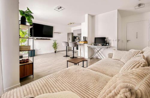 Romainville Apartment | Balcon privé, Fibre, Séjour Calme Grand Paris