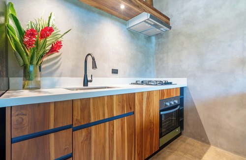 Ojochal Villa | Bali Style 2-bedroom with salt water Pool, deck, outdoor bathtub, yoga deck