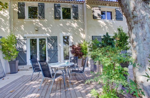 Sud House | Bastide Provençale in the city of Aix en Provence in a buccolic setting