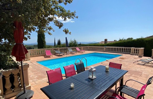 Flayosc Villa | Bastide with private pool ideally located between St Tropez and G. Du Verdon.