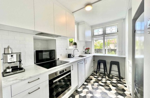 Devonport Apartment | Beach Side Apartment by Bespoke Stays