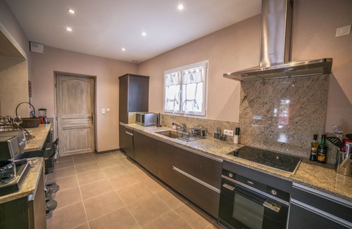 Carpentras Villa | Beautiful and comfortable villa superb heated pool