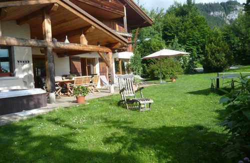 La Clusaz Apartment | Beautiful apartment in chalet, 3 km from La Clusaz garden jacuzzi