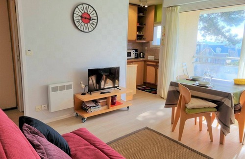 Dinard Apartment | Beautiful apartment for 2 guests with WIFI, TV, balcony and pets allowed