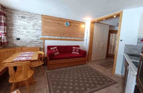 Montgenevre Apartment | Beautiful apartment for 6, ski-in/ski-out, pets allowed, private terrace, Montgenèvre
