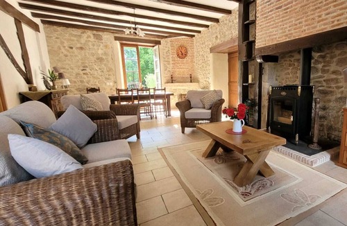 Saint-Mathieu House | Beautiful Coach House with its own private garden