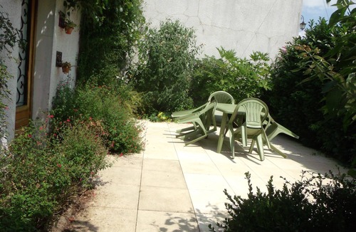 Moussac Cottage | Beautiful Cottage. Enclosed Garden. Pets Welcome