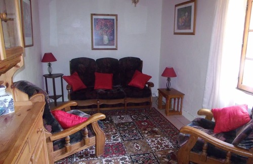 Moussac Cottage | Beautiful Cottage. Enclosed Garden. Pets Welcome