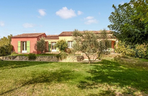 Mazan House | Beautiful home in Mazan with WiFi