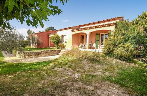 Mazan House | Beautiful home in Mazan with WiFi