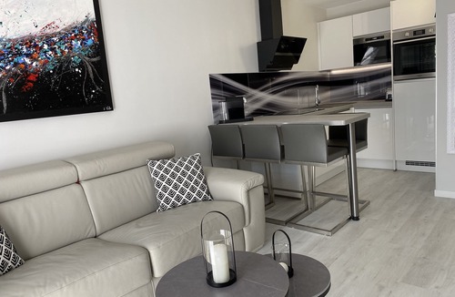 Cabourg Apartment | Beautiful new bright apartment facing south 100 m from the beach direct access