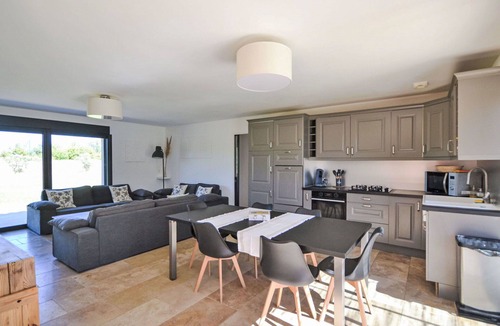 Pernes-les-Fontaines House | Beautiful private villa for 6 people with WIFI, A/C, private pool, TV and terrace