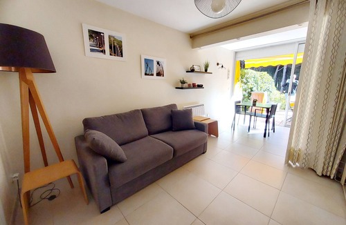 La Grande-Motte Apartment | Beautiful studio with all comforts - air conditioning - parking - swimming pool - not overlooked
